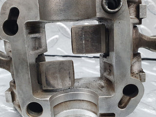 43064 Mercedes-Benz W123 Rocker Arms Camshaft Bearing Block 1020512110