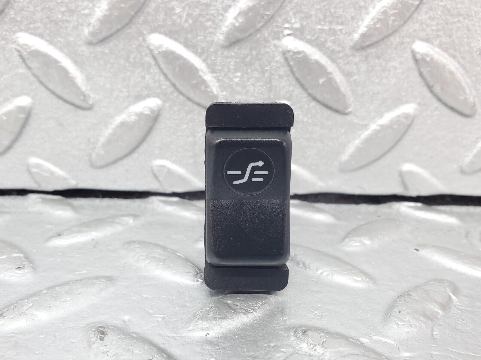 44363 Mercedes-Benz W123 280E Sunroof Switch 0008206310