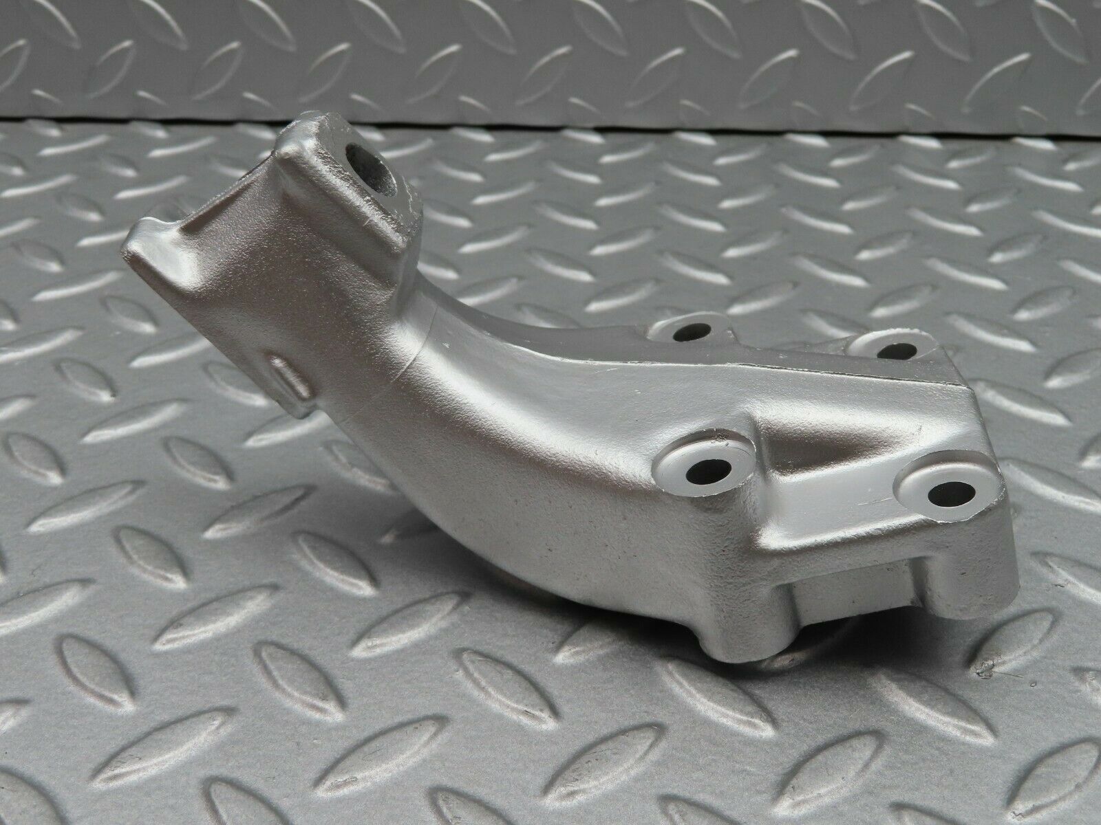 5112 Mercedes-Benz R107 350SL Engine Mount Bracket Right Side 1162234704