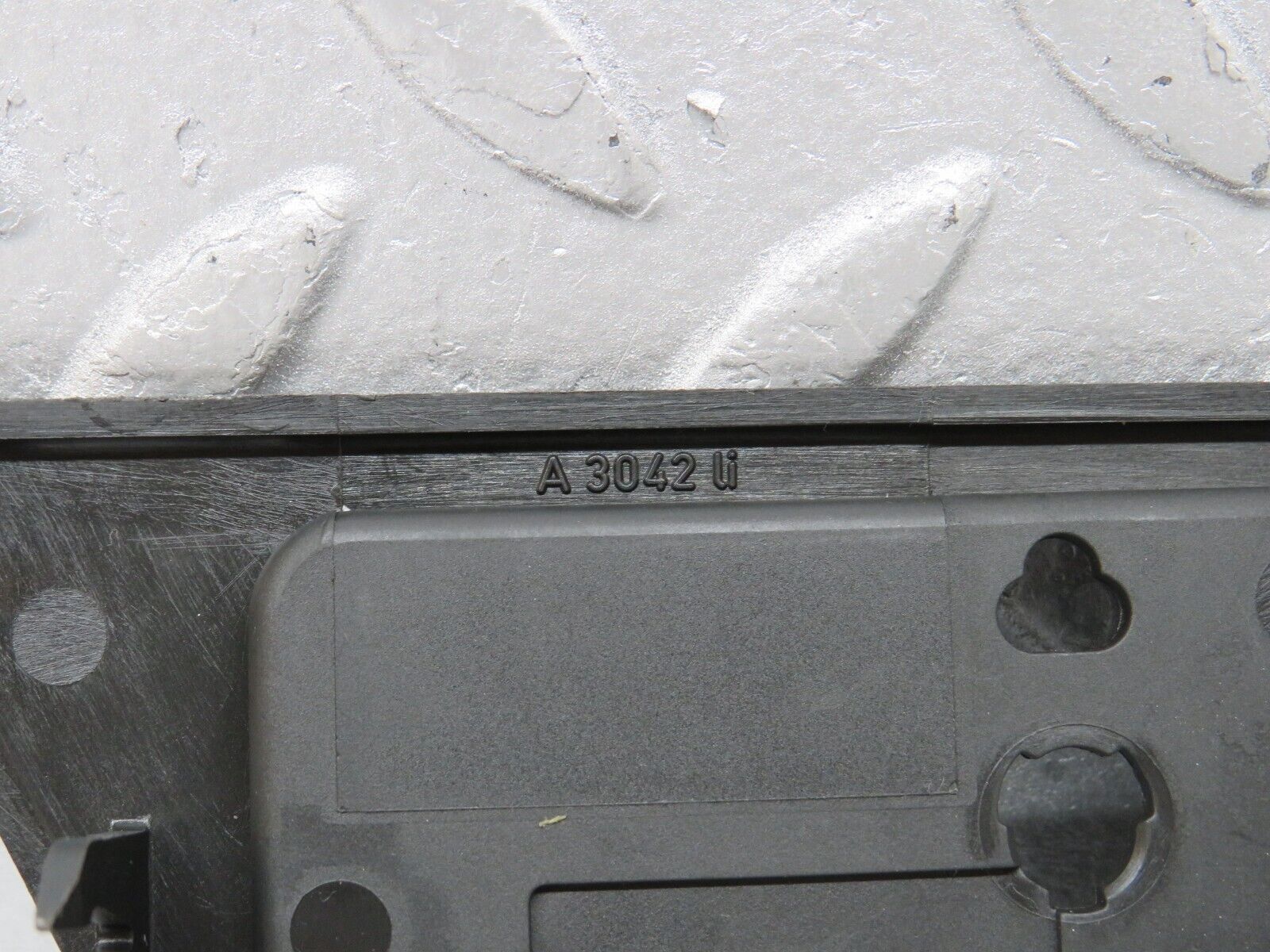 37766 Mercedes-Benz A124 320E Cabriolet Front Left Seat Electric Adjustment Trim A3042LI