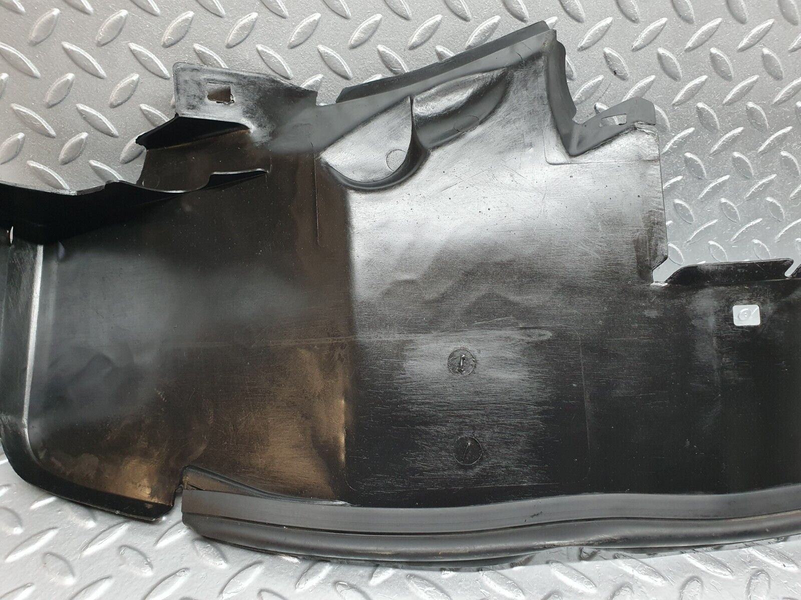 41930 Mercedes-Benz W202 C200 Front Right Inner Fender Wing Splash Guard 2026980230