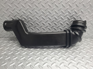 W124 Wagon air intake pipe used OEM