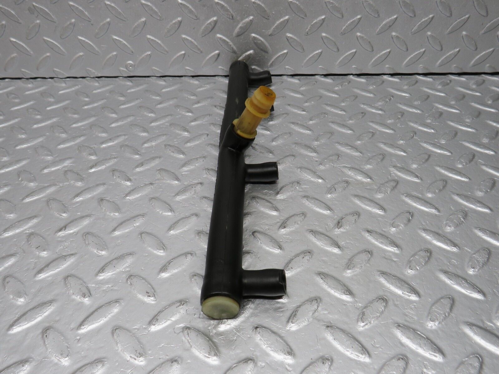 39162 Mercedes-Benz R107 500SL Air Intake Breather Hose Pipe 1160940982