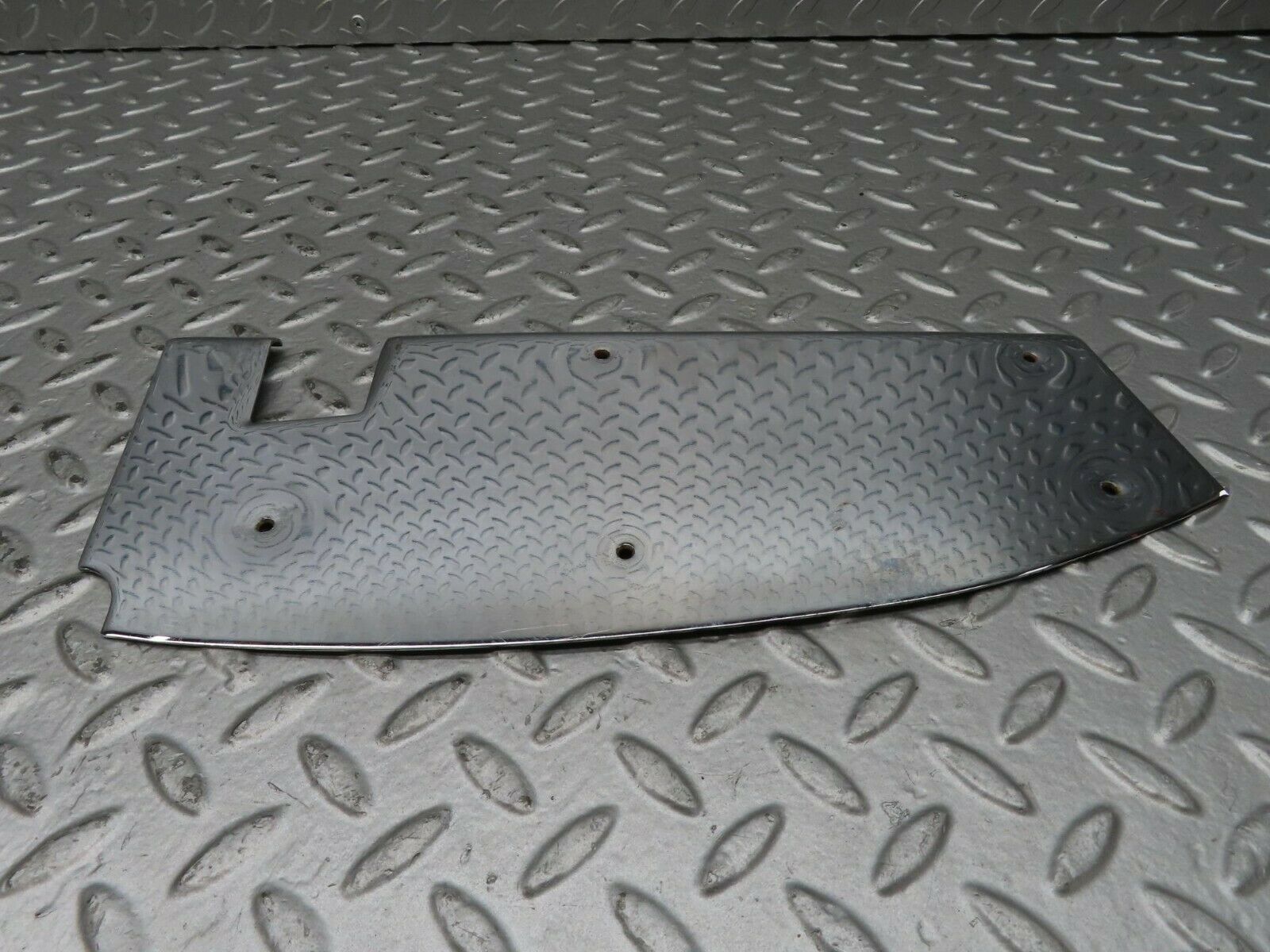 15620 Mercedes-Benz R107 450SL Left Door Chrome Trim