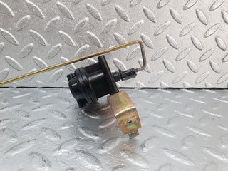 43680 Mercedes-Benz C126 380SEC Coupe Fuel Tank Flap Cap Vacuum Actuator