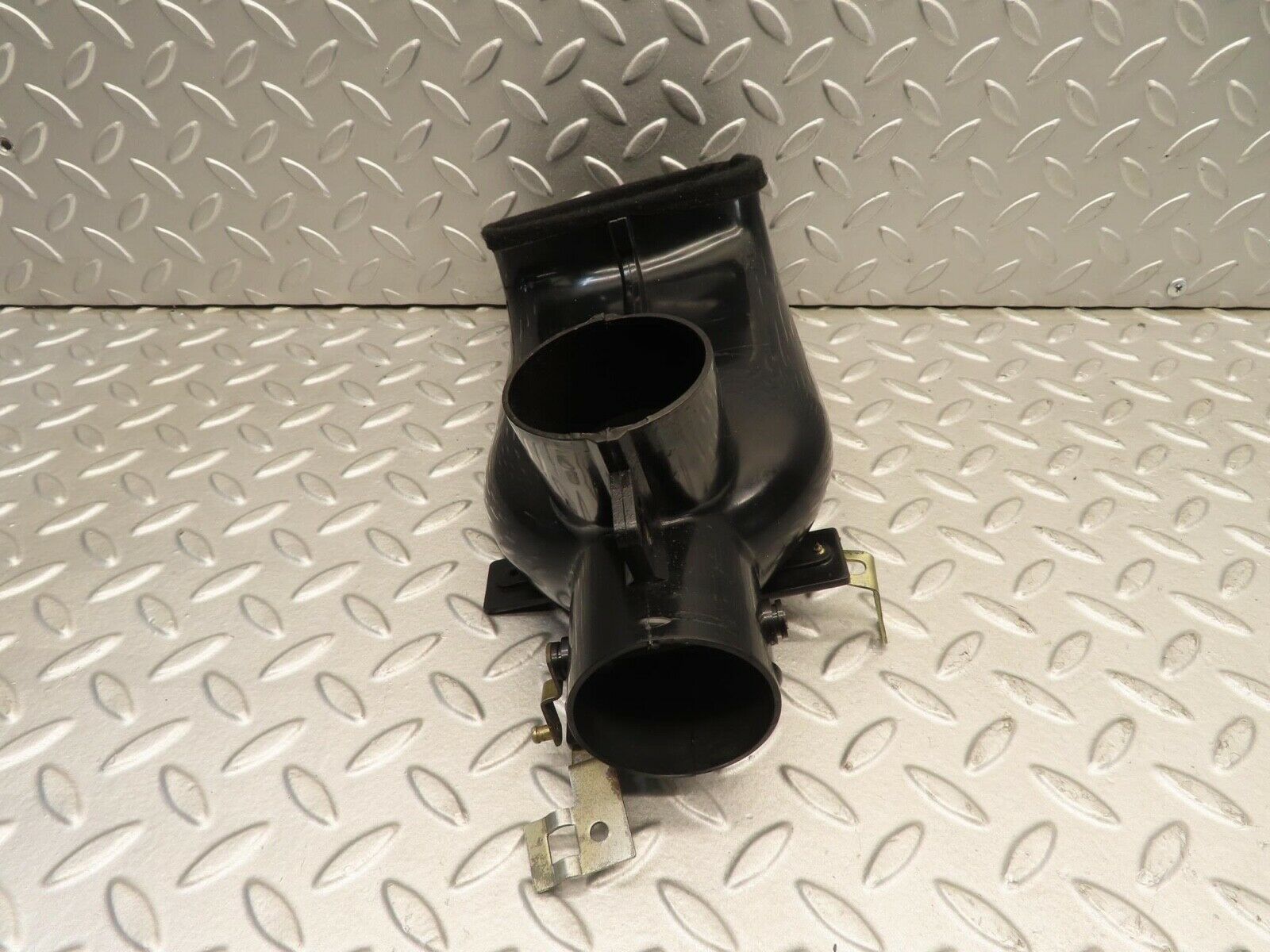 11720 Mercedes-Benz R107 450SL Heater Air Duct