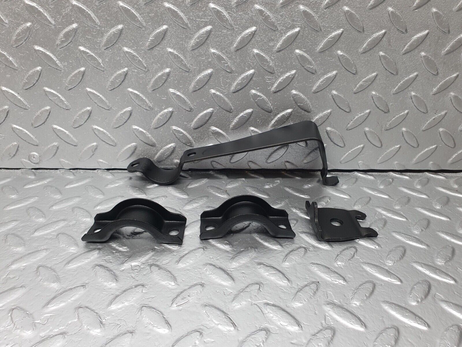 42981 Mercedes-Benz W201 190 Anti Roll Bar Holder Bracket Front Left