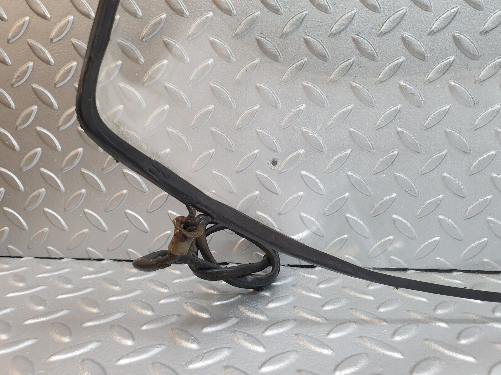 43217 Mercedes-Benz W108 280SE Rear Heated Windscreen