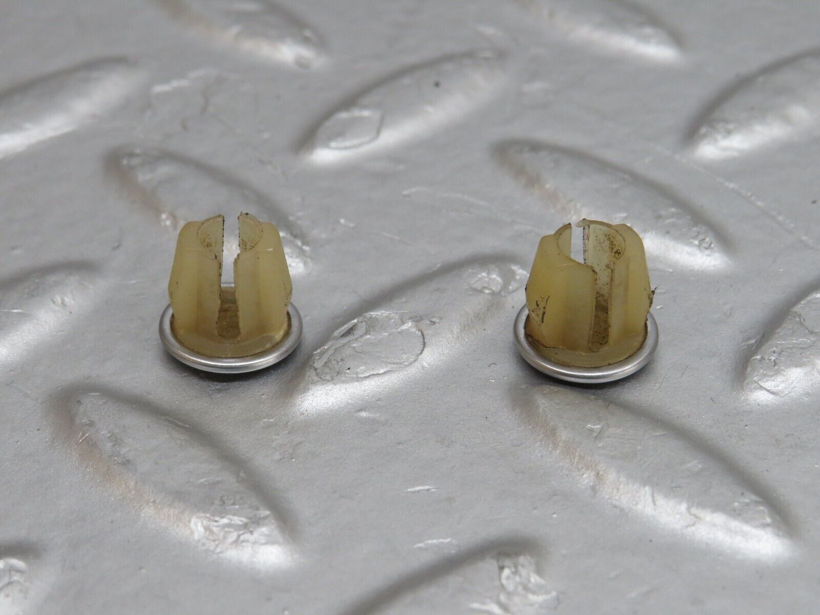 35685 Mercedes-Benz R107 280SL Headlight Washer Nozzle Chrome Plug 2x