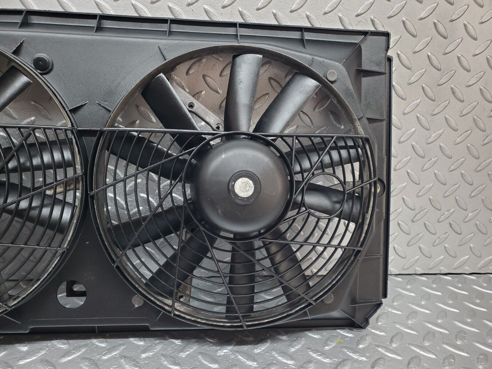 45176 Mercedes-Benz R129 300SL Coupe Radiator Cooling Fan 1295050555 1295409908