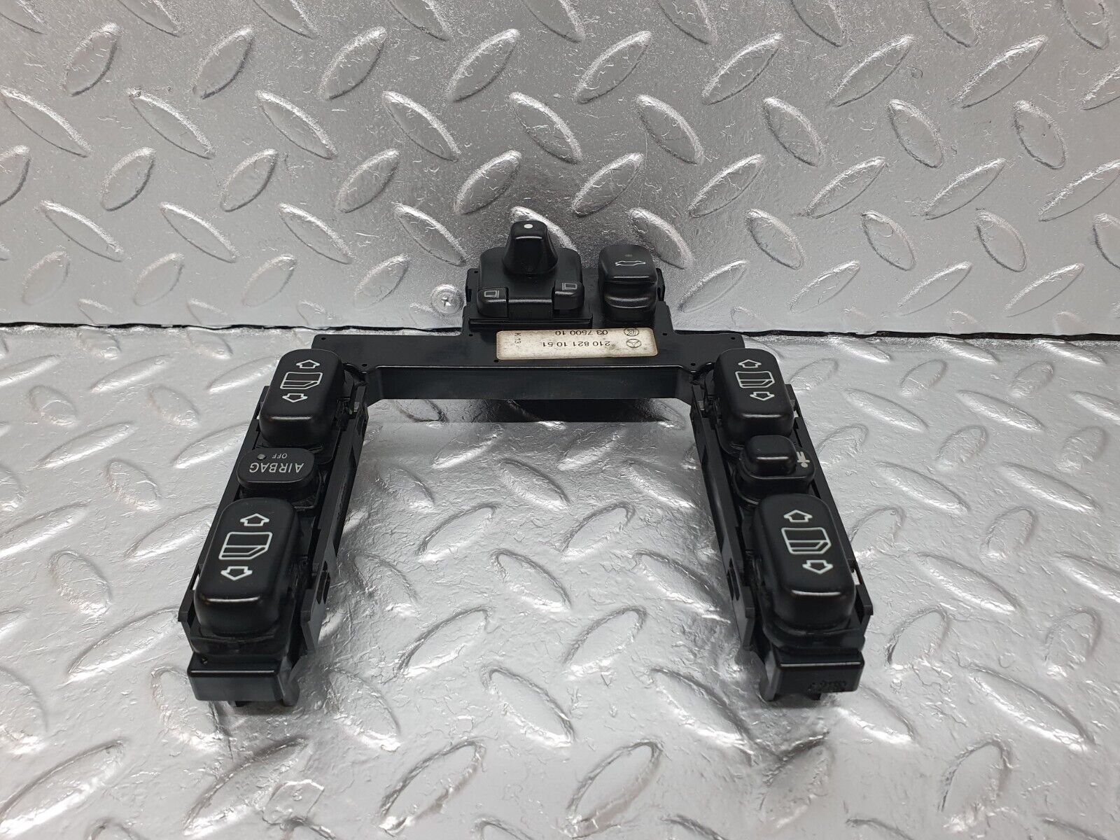 41838 Mercedes-Benz W202 C200 Electric Window Switch Control Unit 2108211051