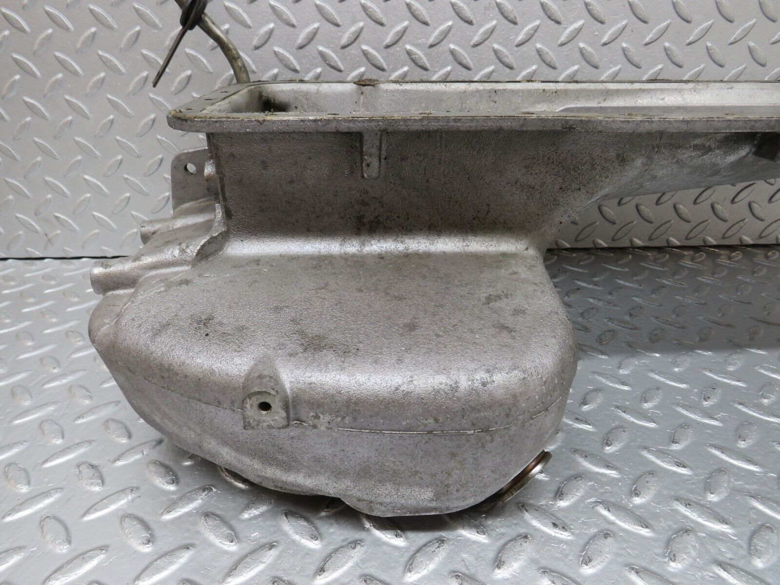 39967 Mercedes-Benz R107 350SL Oil Pan Oil Sump 1160105113