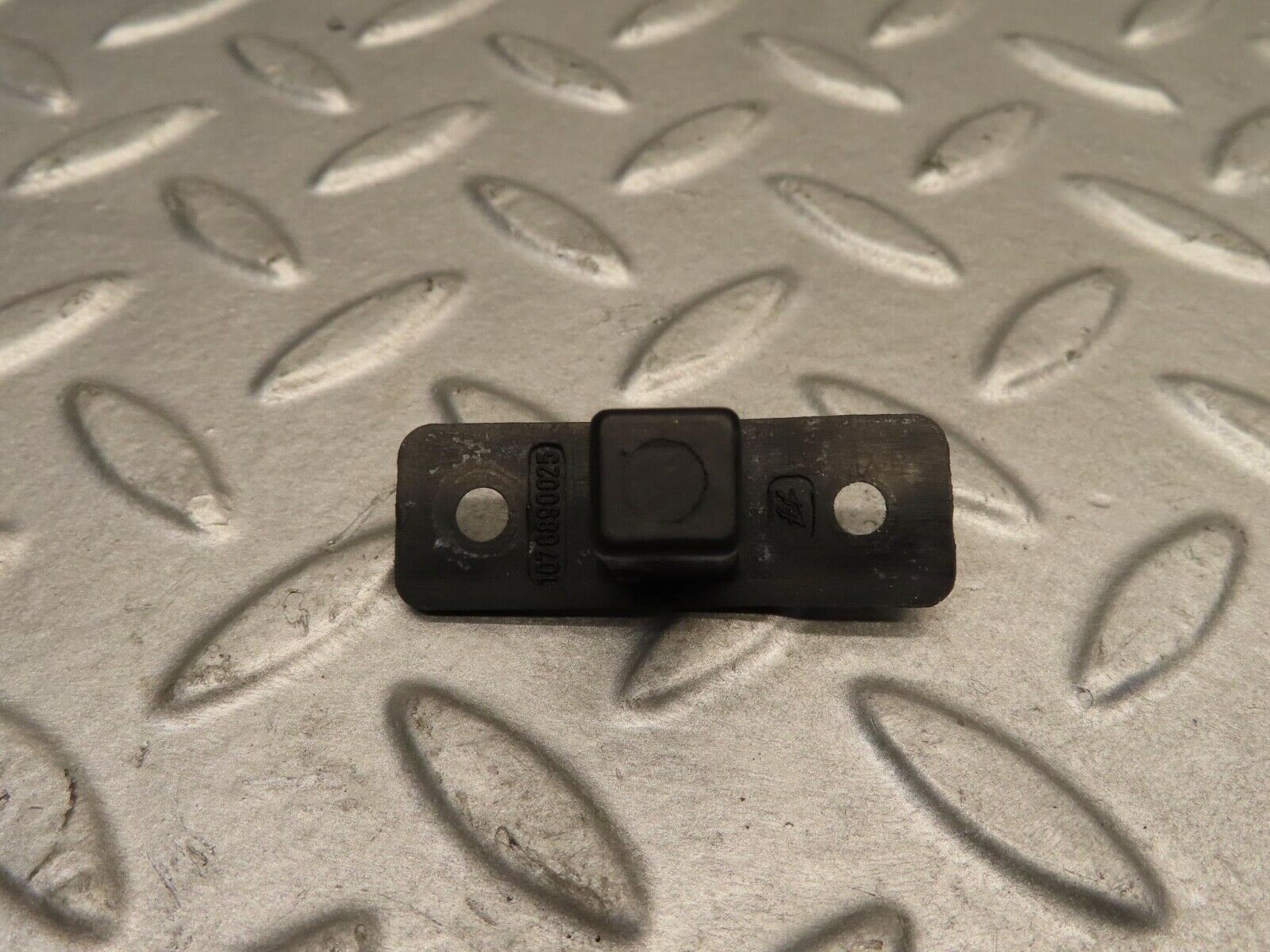 11792 Mercedes-Benz R107 450SL Glove Box Lock 1076890025