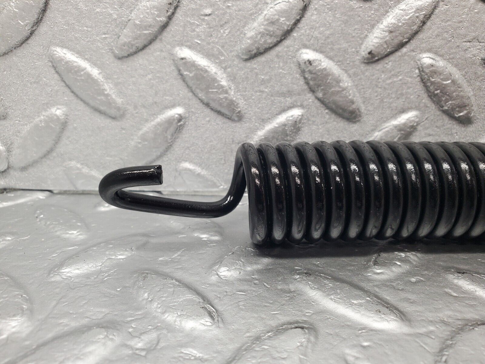 46128 Mercedes-Benz W105 PONTON Bonnet Hinge Spring