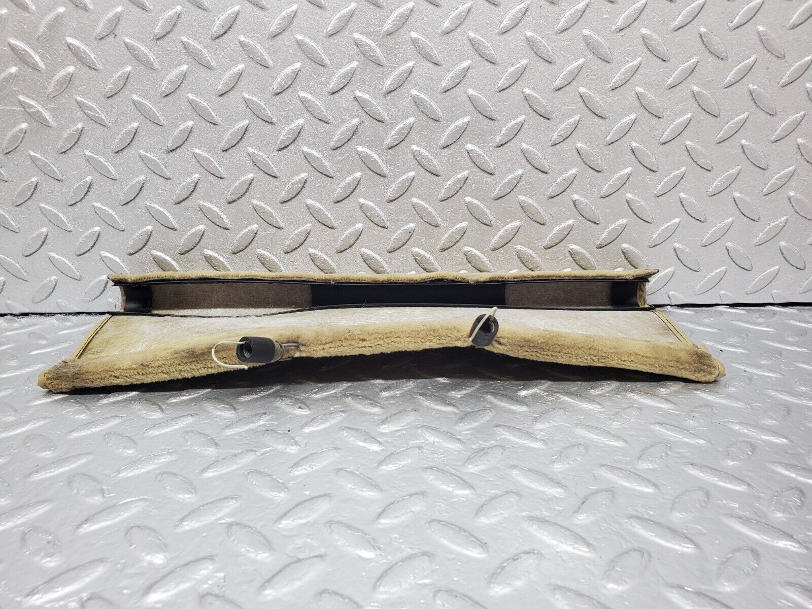 45859 Mercedes-Benz W126 420SE Front Left Seat Under Cover Beige