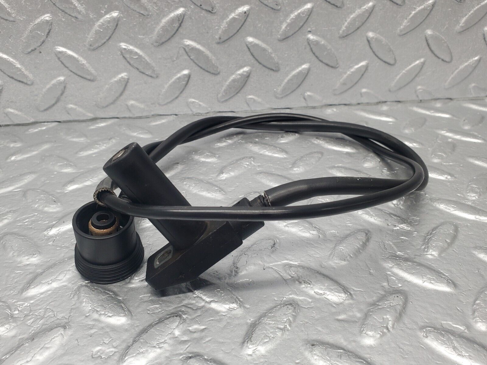 46203 Mercedes-Benz W124 280E Crankshaft Position Sensor 0155452828 0021534328