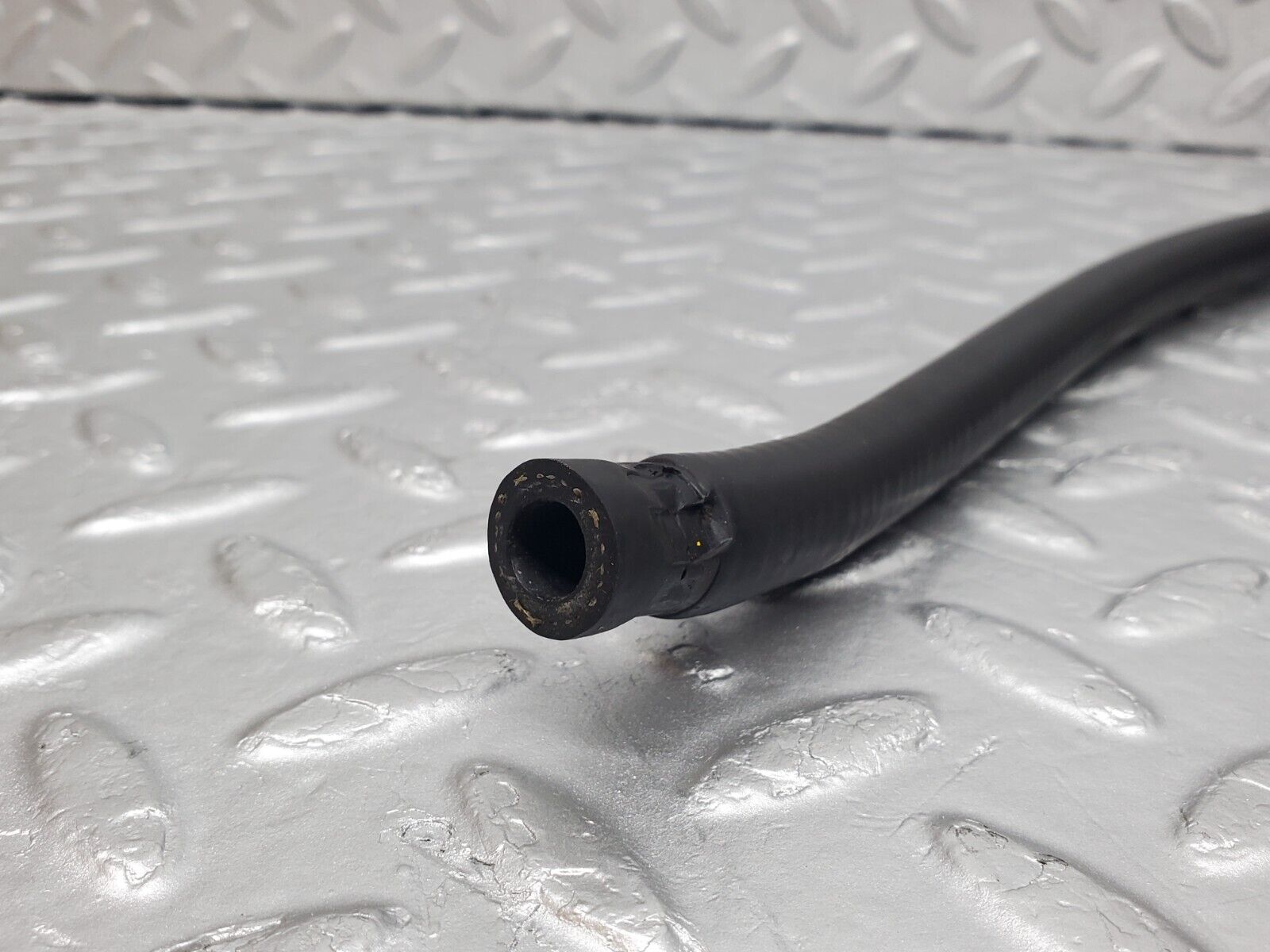45849 Mercedes-Benz W126 420SE Coolant Expansion Tank Hose Pipe