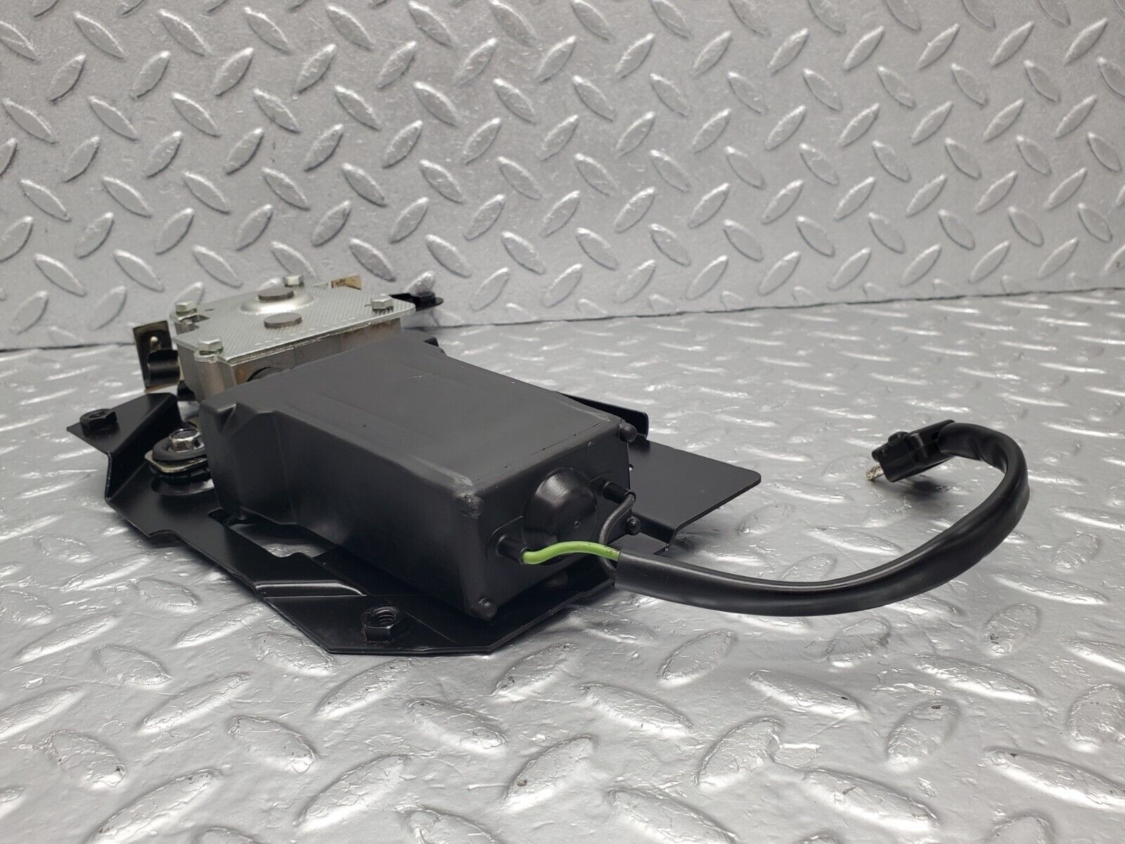 46469 Mercedes-Benz C123 280CE Coupe Sunroof Motor With Bracket 0008202807