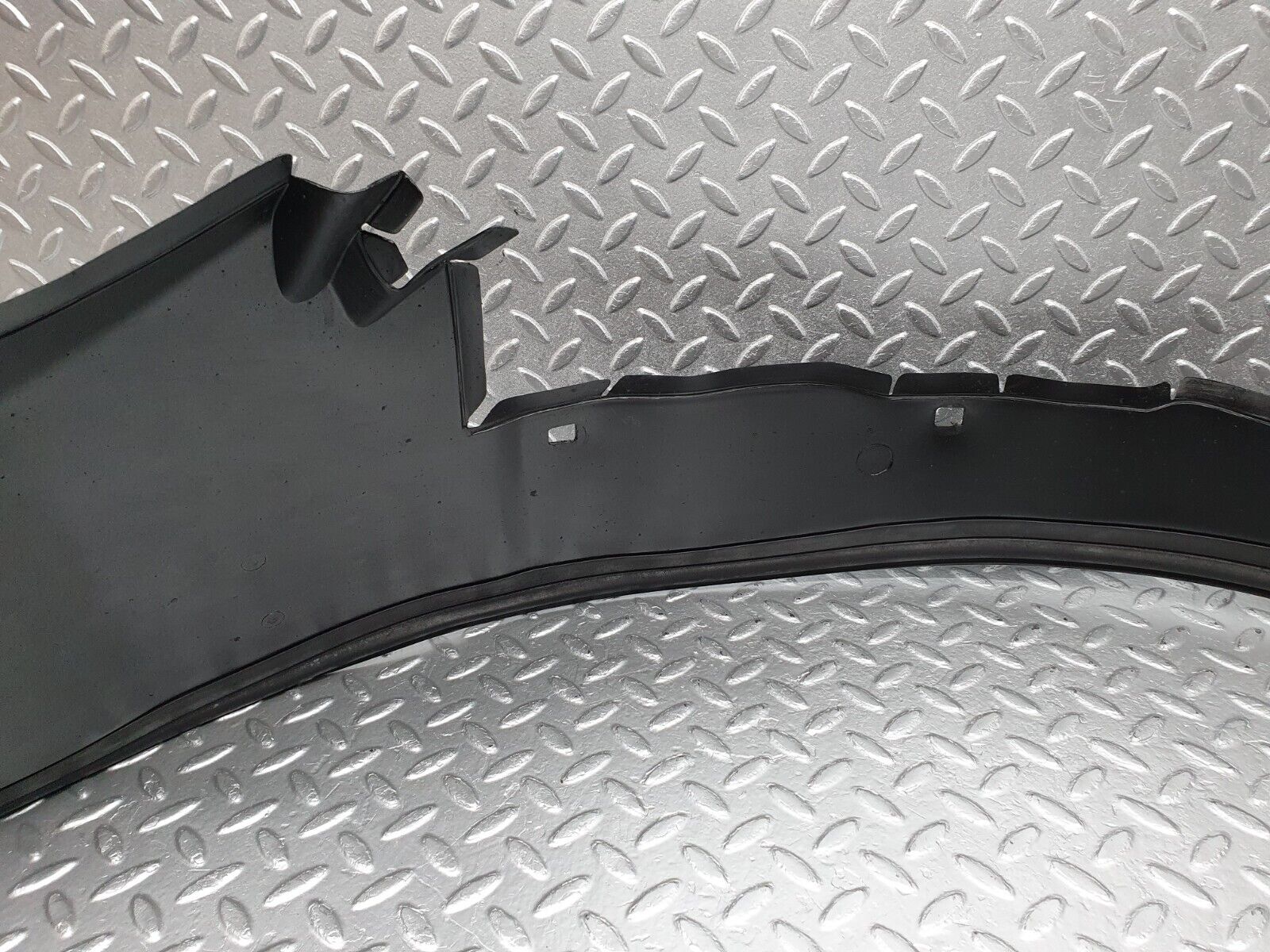 41931 Mercedes-Benz W202 C200 Front Left Inner Fender Wing Splash Guard 2026980130