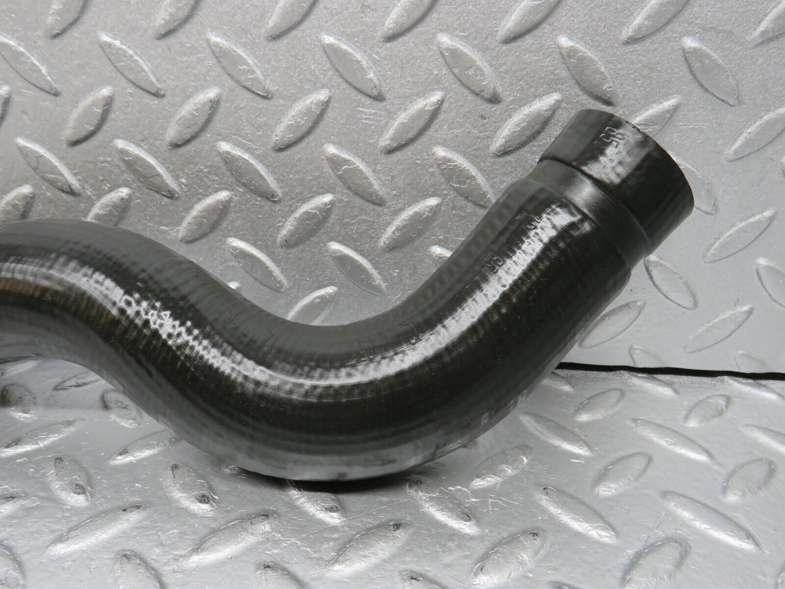 39177 Mercedes-Benz R107 500SL Radiator Hose Pipe 1075011262