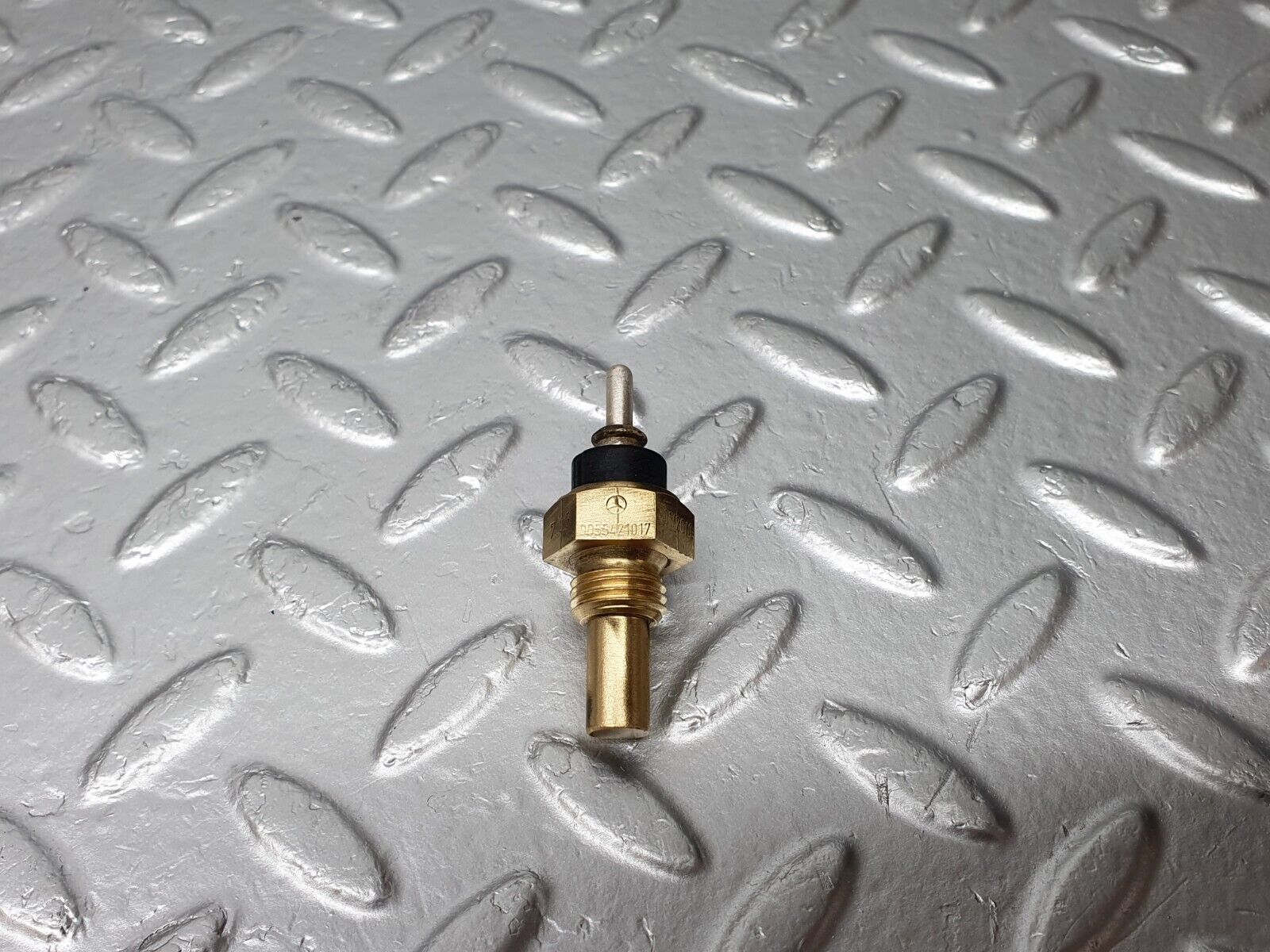 42382 Mercedes-Benz R129 320SL Coupe Coolant Temperature Sensor VDO 0085421017