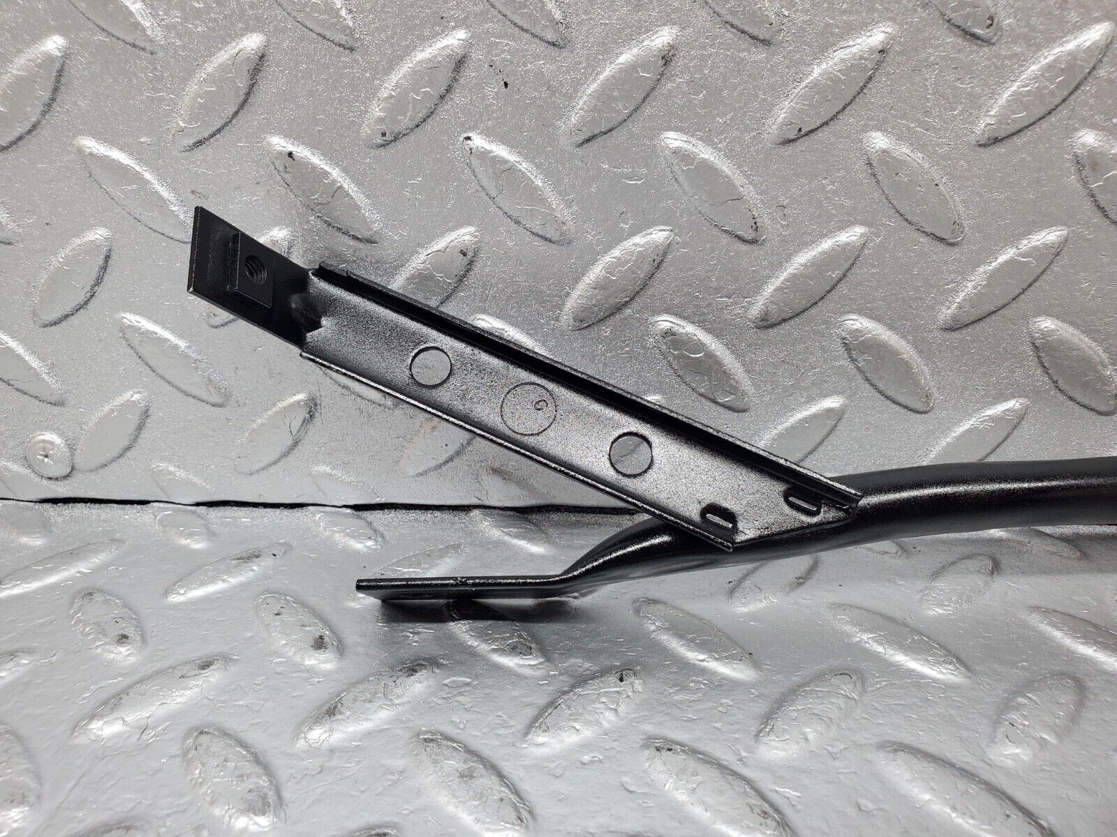 44510 Mercedes-Benz W123 280E Horn Bracket