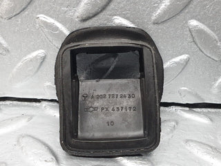 41878 Mercedes-Benz W202 C200 Front Door Check Strap Rubber Seal 2x 2027272430