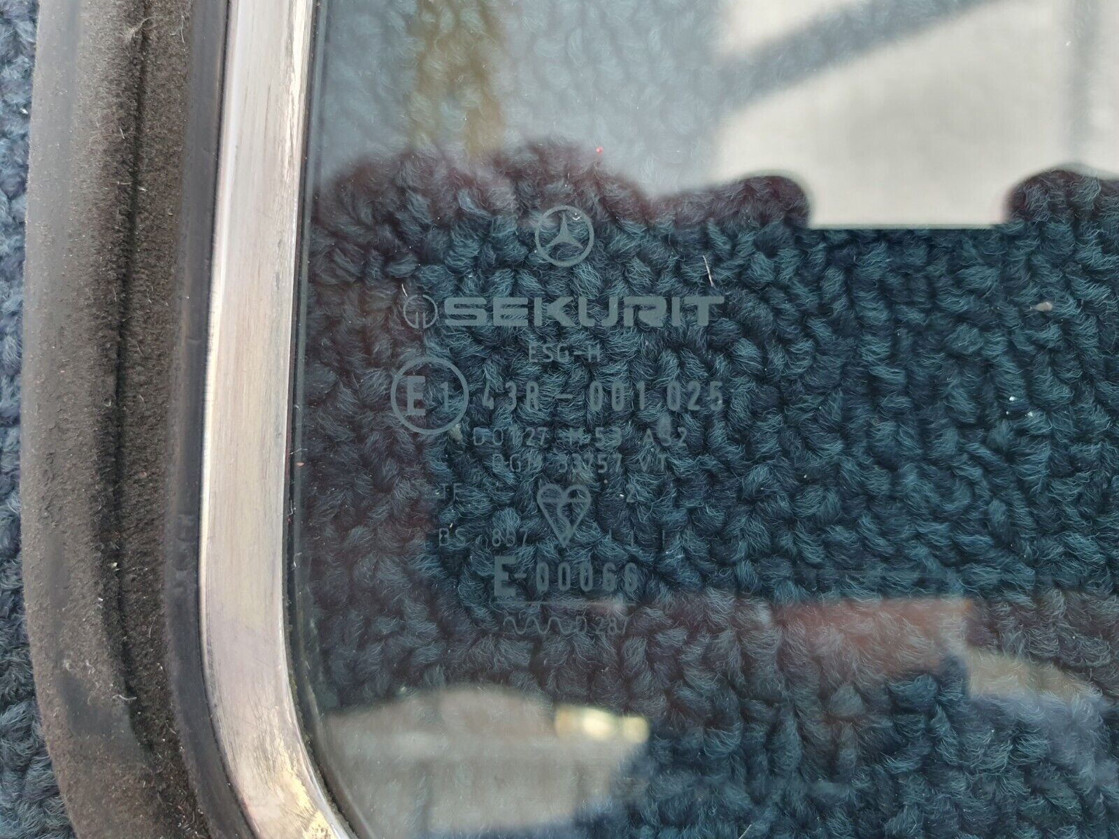 43761 Mercedes-Benz C126 380SEC Coupe Rear Left Window Glass