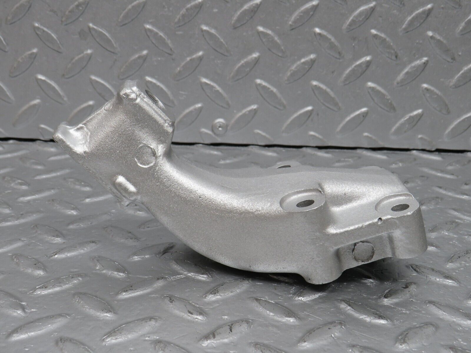 39249 Mercedes-Benz R107 500SL Engine Mount Bracket Right 1162234704