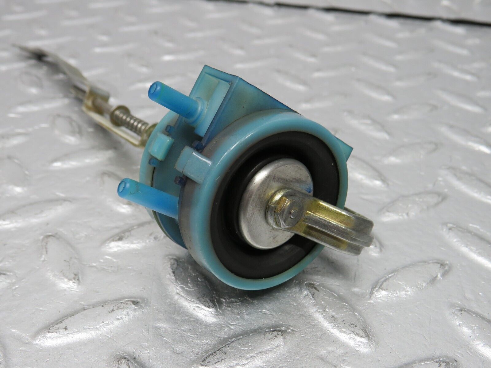 39148 Mercedes-Benz R107 500SL Trunk Lock Vacuum Actuator