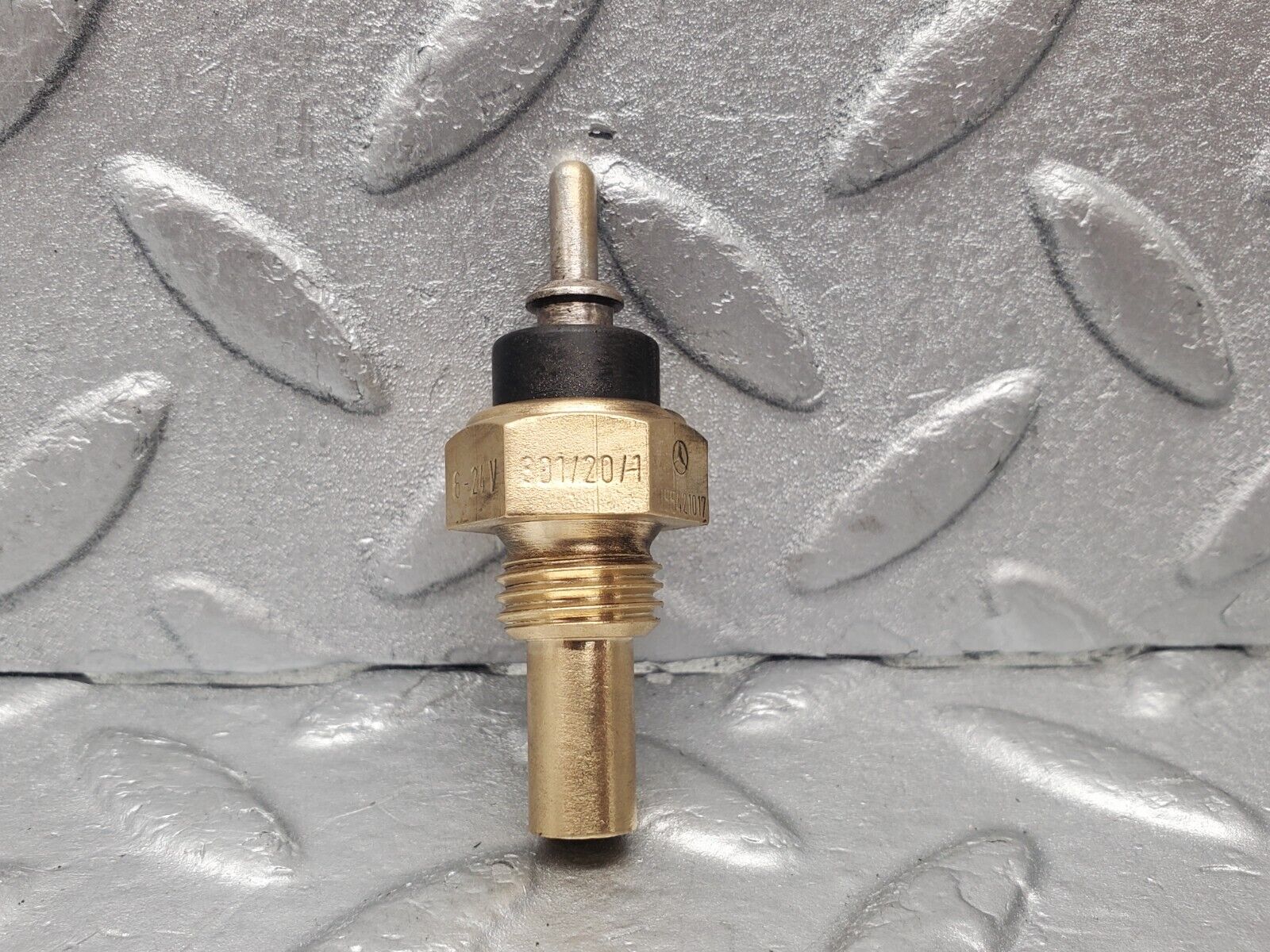 46216 Mercedes-Benz W124 280E Coolant Temperature Sensor VDO 0055421017