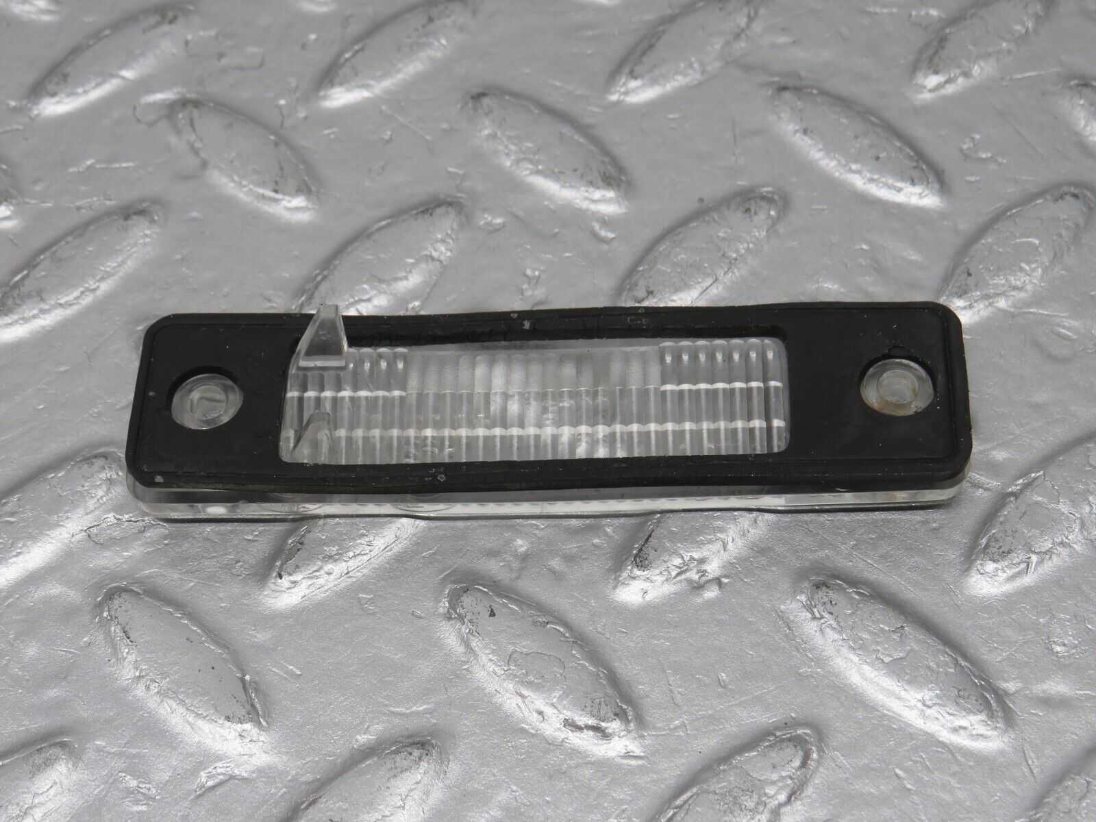 39136 Mercedes-Benz R107 500SL number Plate Light Lens 12981R4