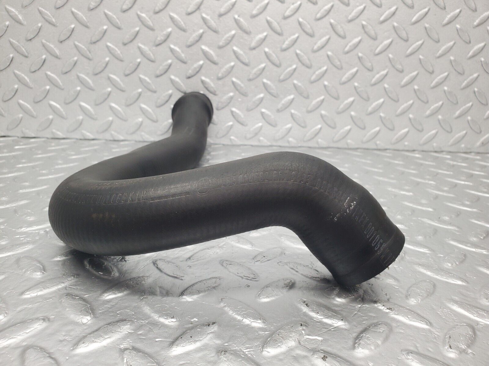 46070 Mercedes-Benz W126 420SE Radiator Hose Pipe 1265014682