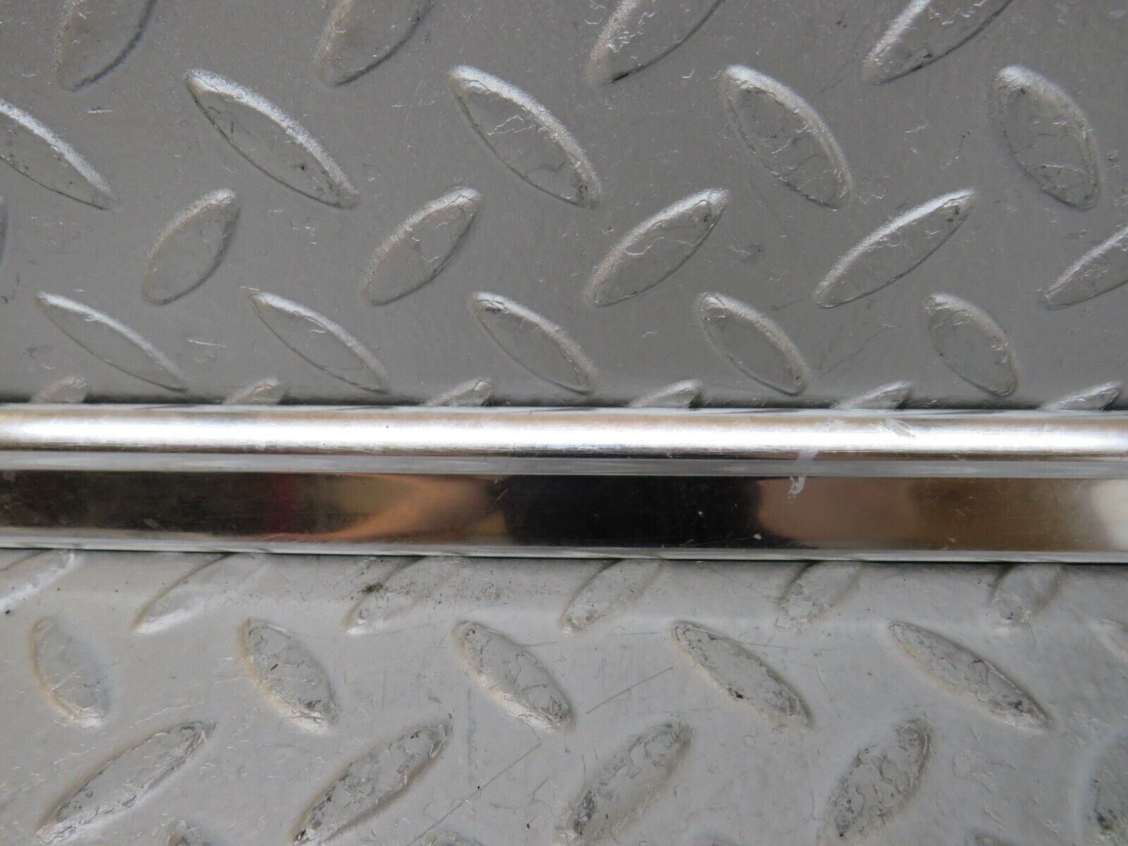 35374 Mercedes-Benz R107 280SL Right Door Chrome Trim