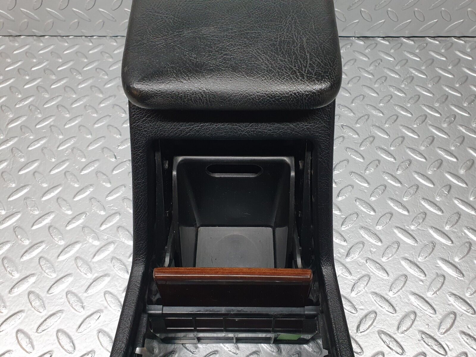 41966 Mercedes-Benz W202 C200 Centre Console Armrest Black 2026801279