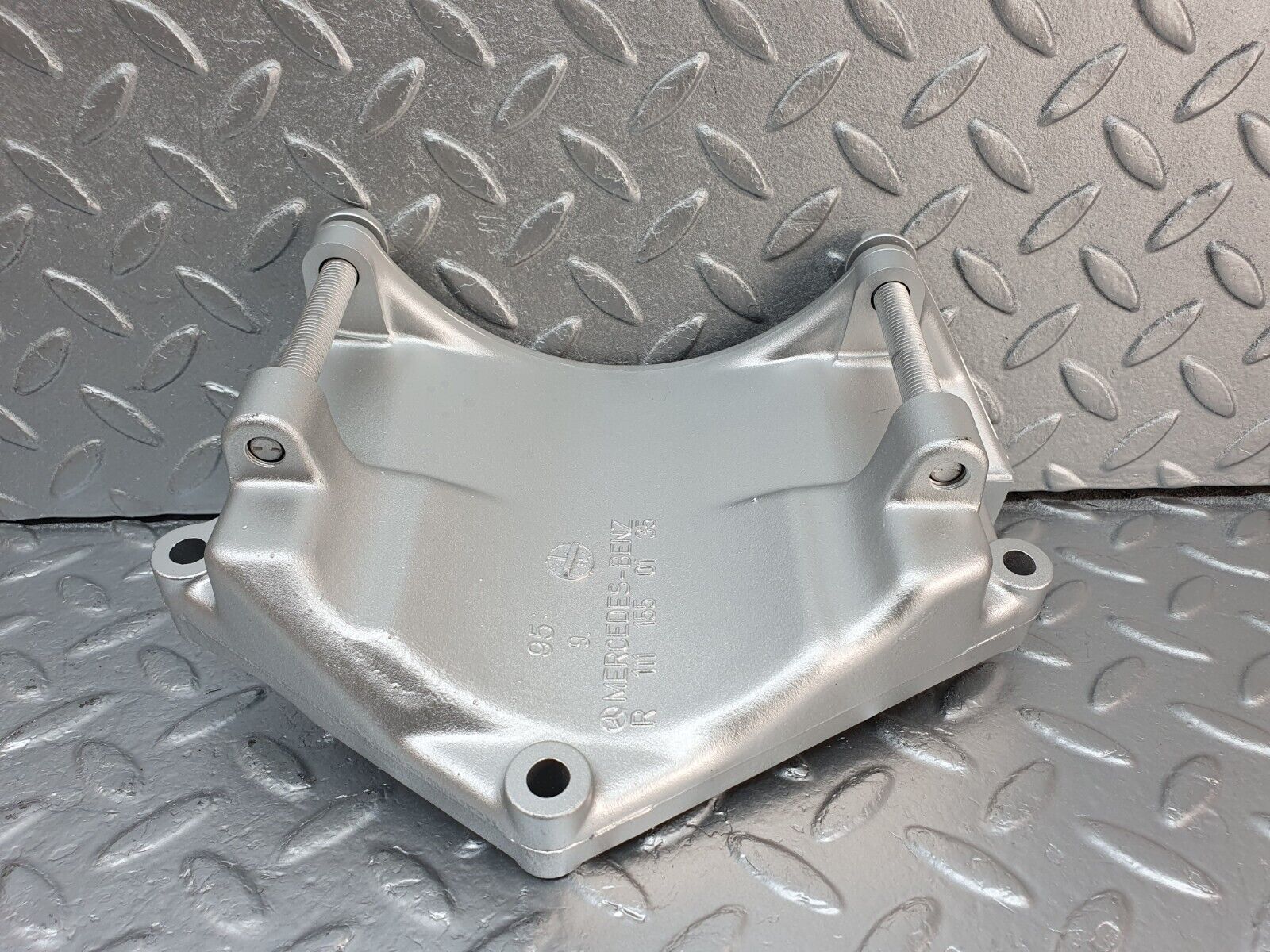 41890 Mercedes-Benz W202 C200 AC Compressor Support Bracket 1111550135