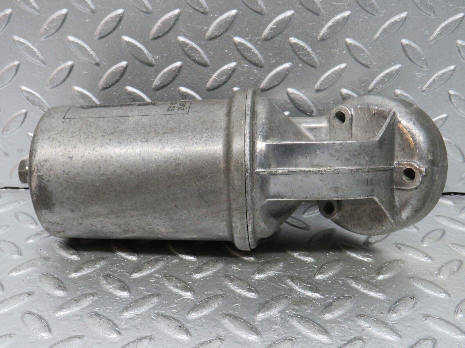 32964 Mercedes-Benz C107 R107 450 V8 Oil Filter Housing 1161840309