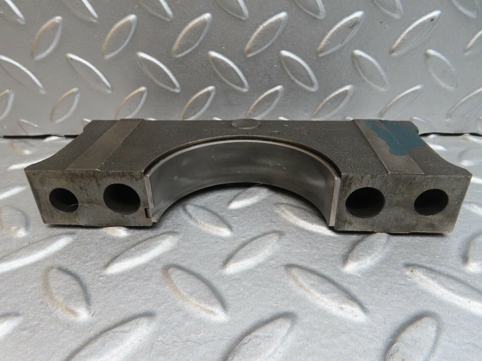 13704 Mercedes-Benz R107 450SL  Crankshaft Bearing Holder Block 1160110312