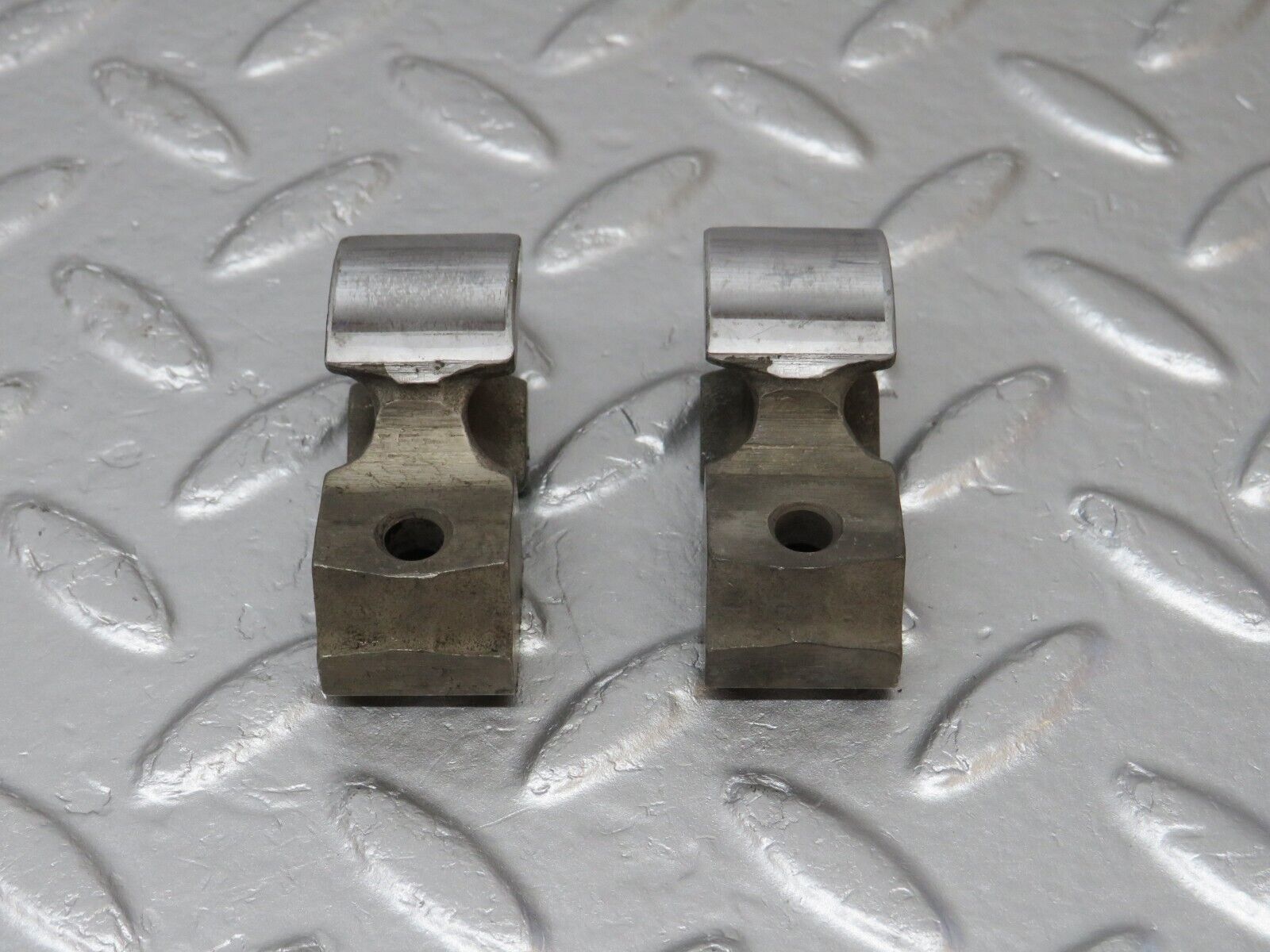 40046 Mercedes-Benz R107 350SL Rocker Arm With Valve Tappet