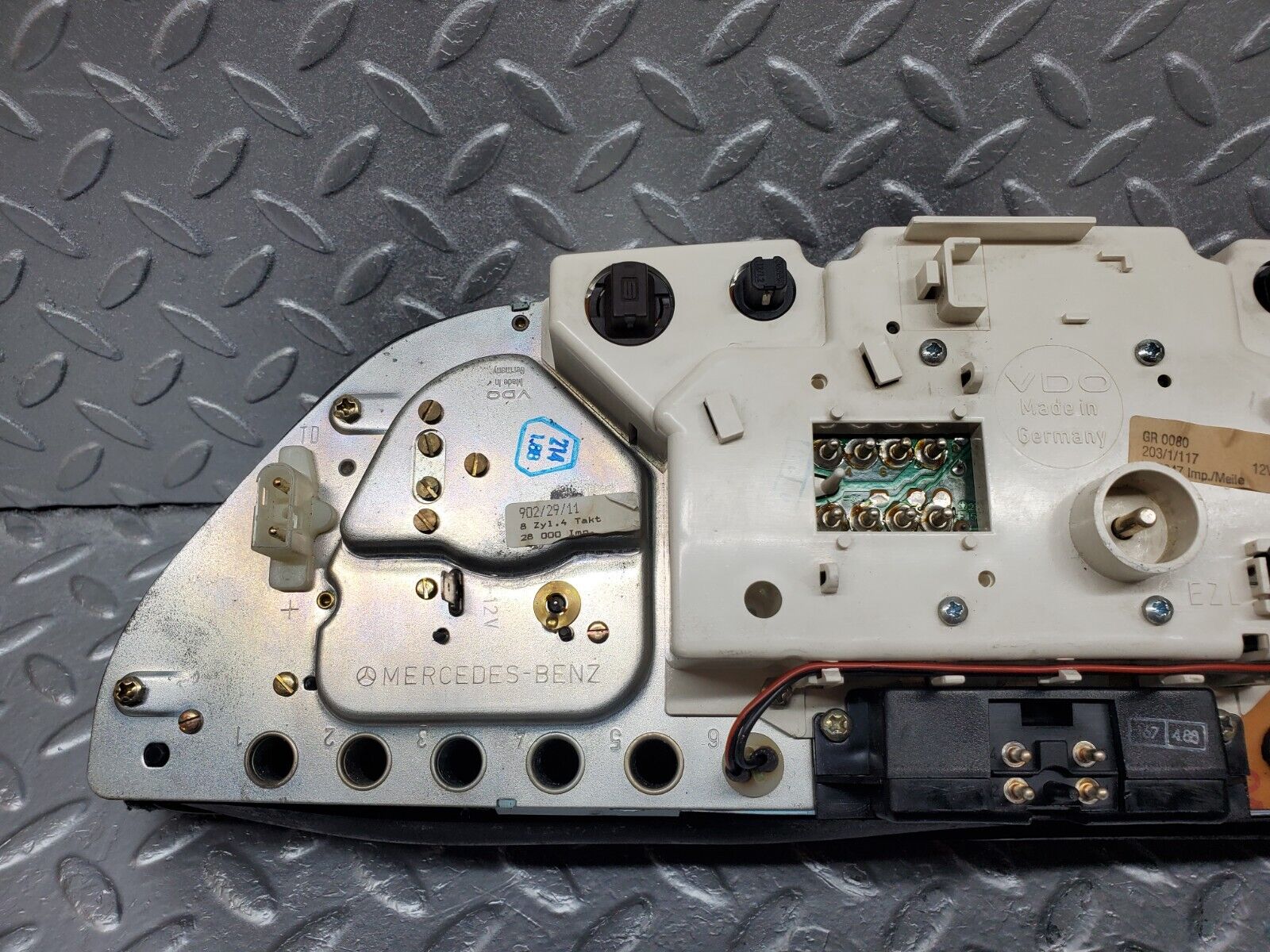 45841 Mercedes-Benz W126 420SE Instrument Cluster 1265428801