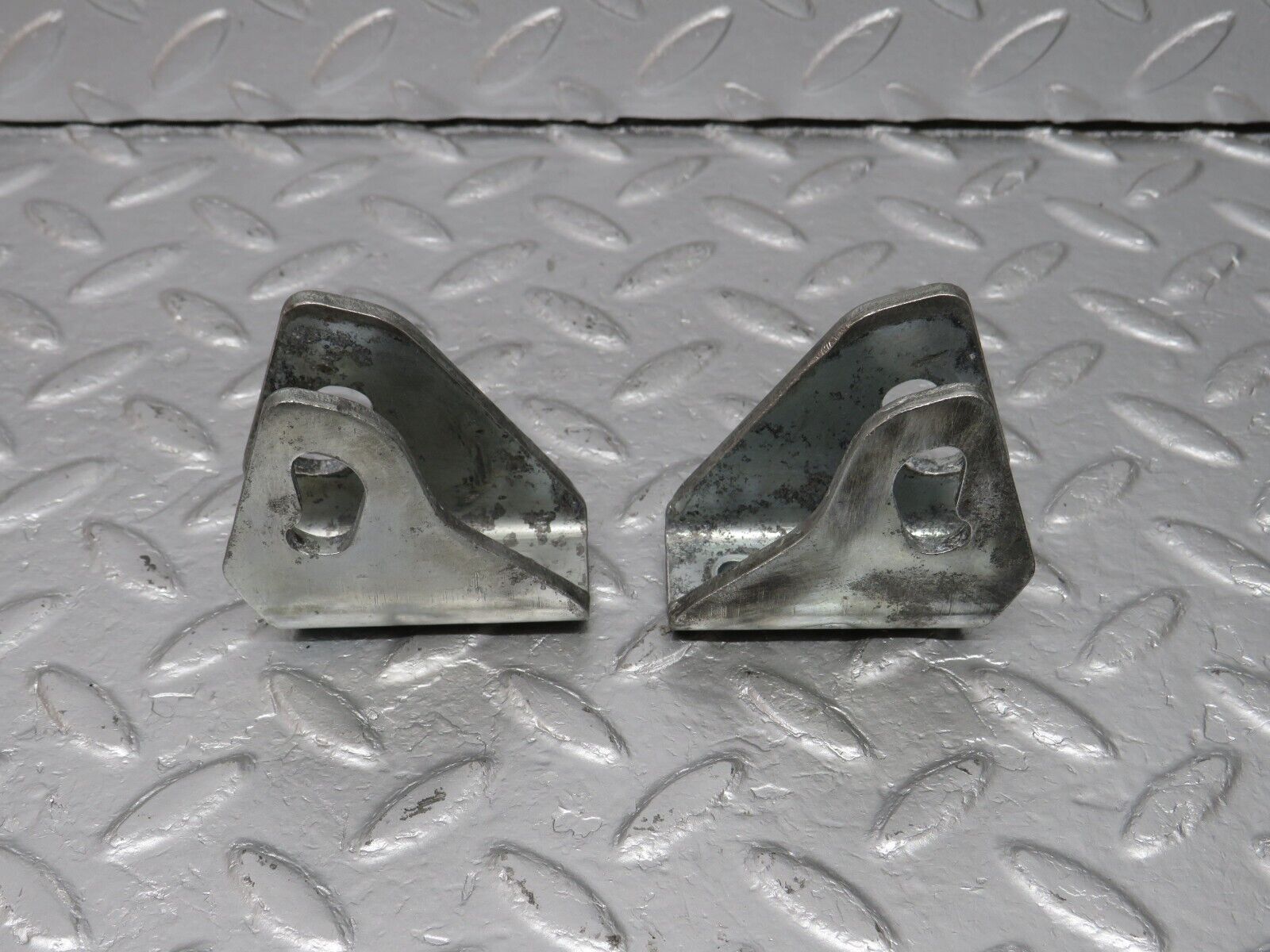 40053 Mercedes-Benz R107 350SL Soft Top Bracket Pair