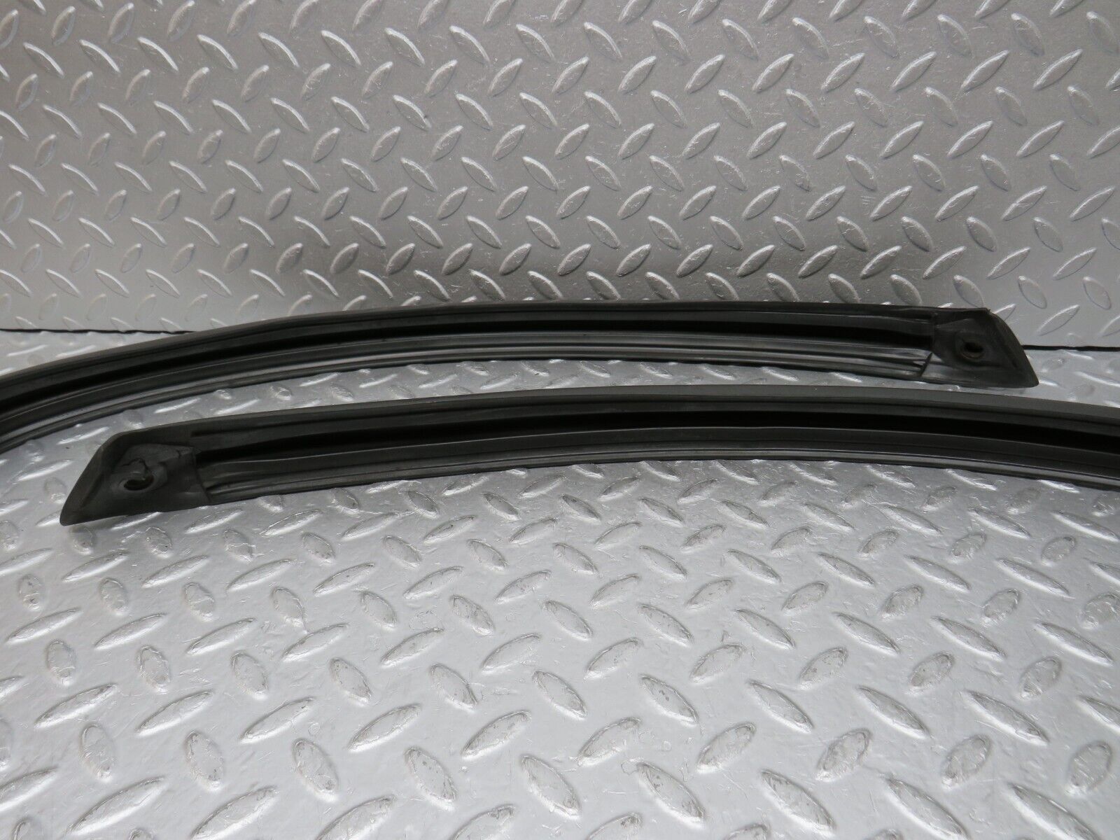 35628 Mercedes-Benz R107 280SL Rear Bumper Rubber