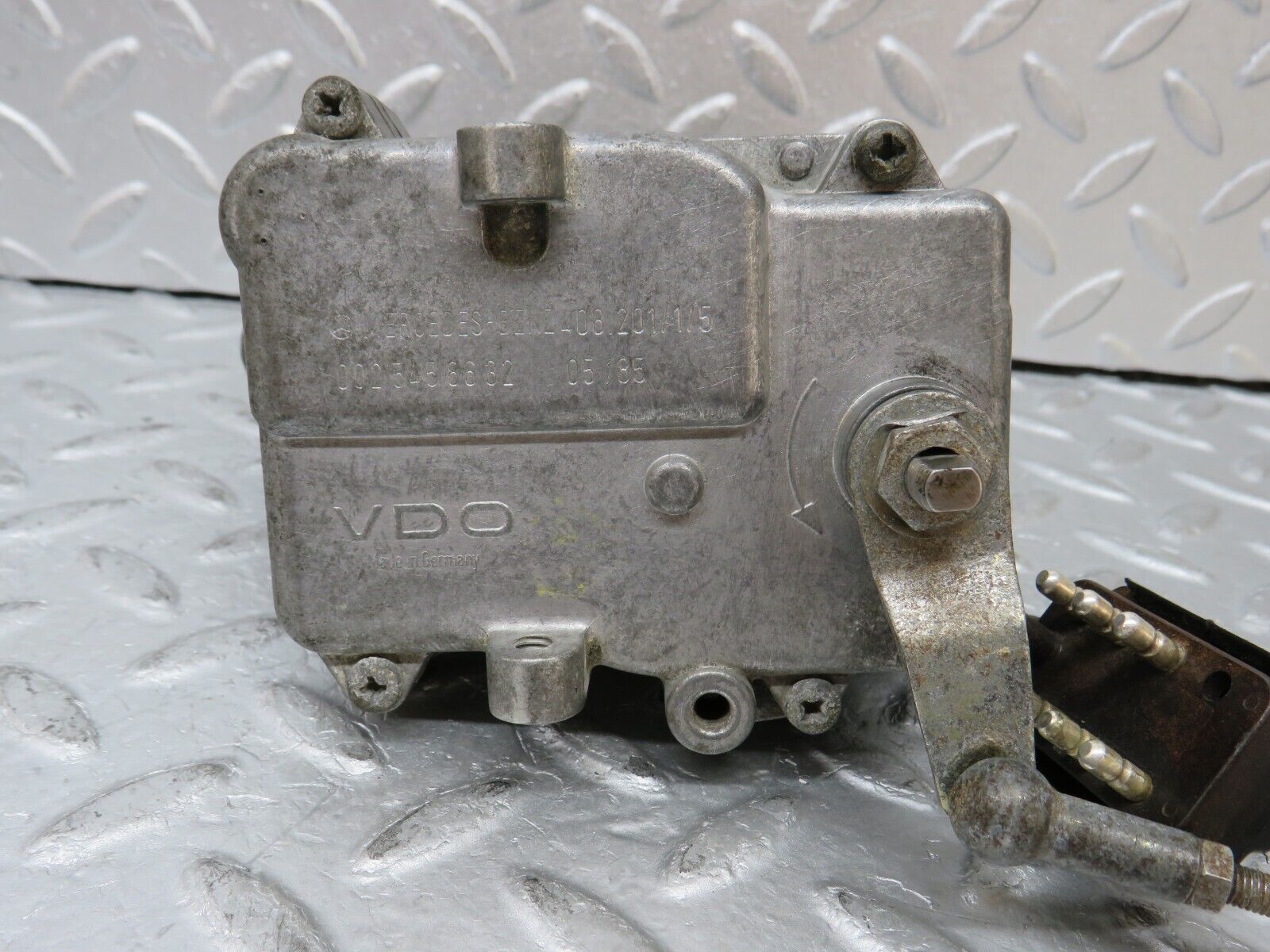 35436 Mercedes-Benz R107 280SL Cruise Control Actuator 0025458632