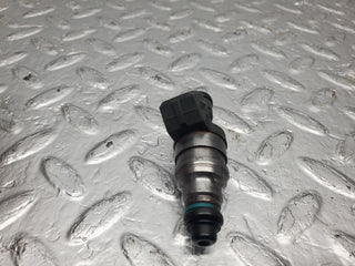 W124 Cabriolet fuel injector used OEM