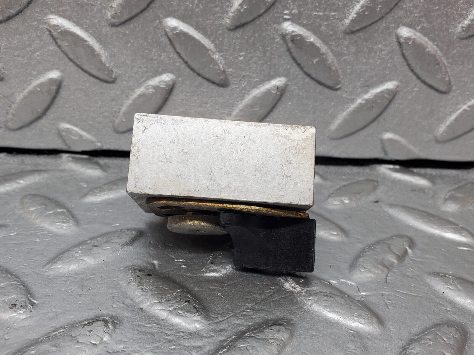 45323 Mercedes-Benz R129 300SL Coupe Soft Top Hydraulic Valve