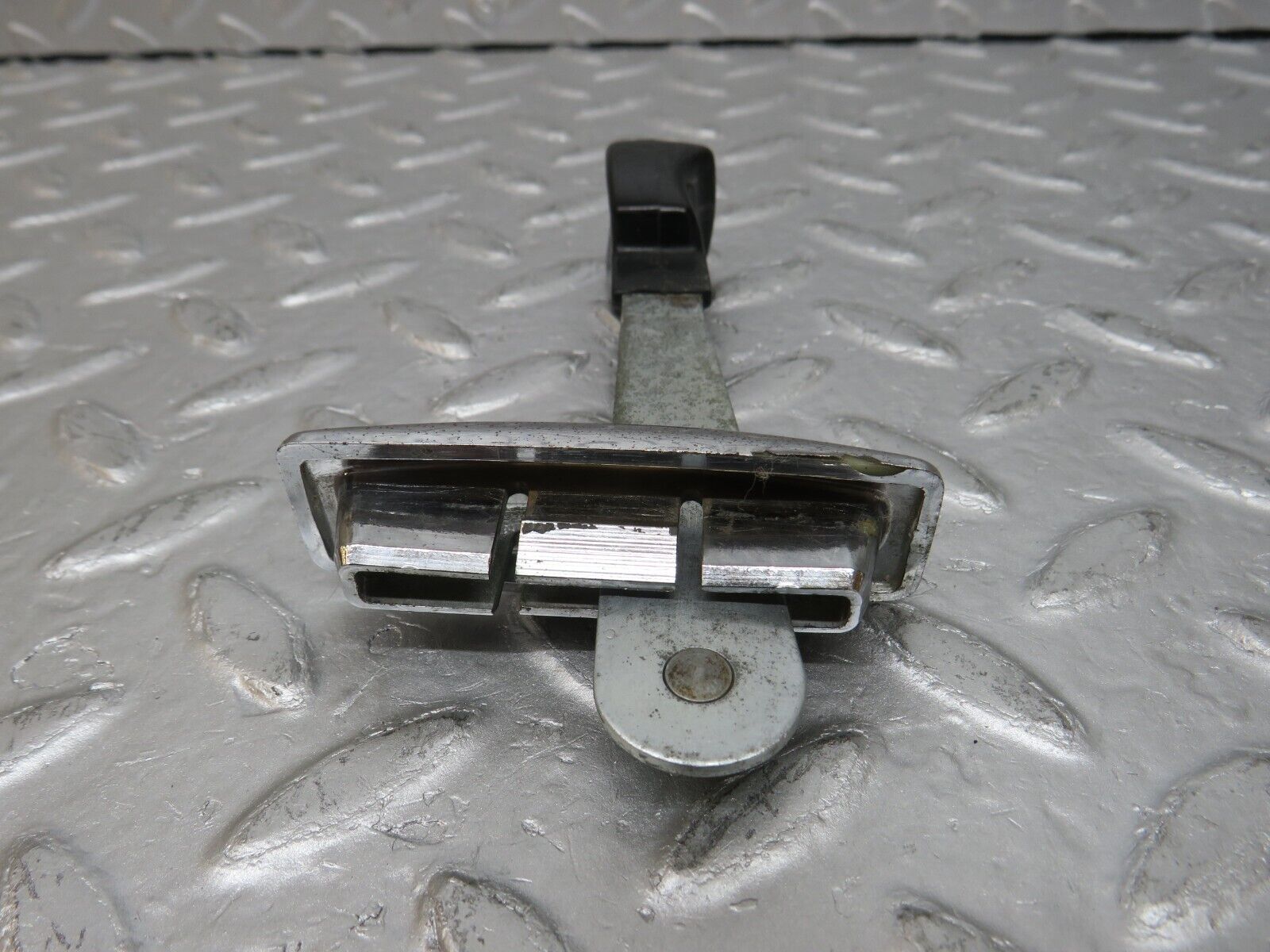 33183 Mercedes-Benz R107 Left Seat Folding Lever