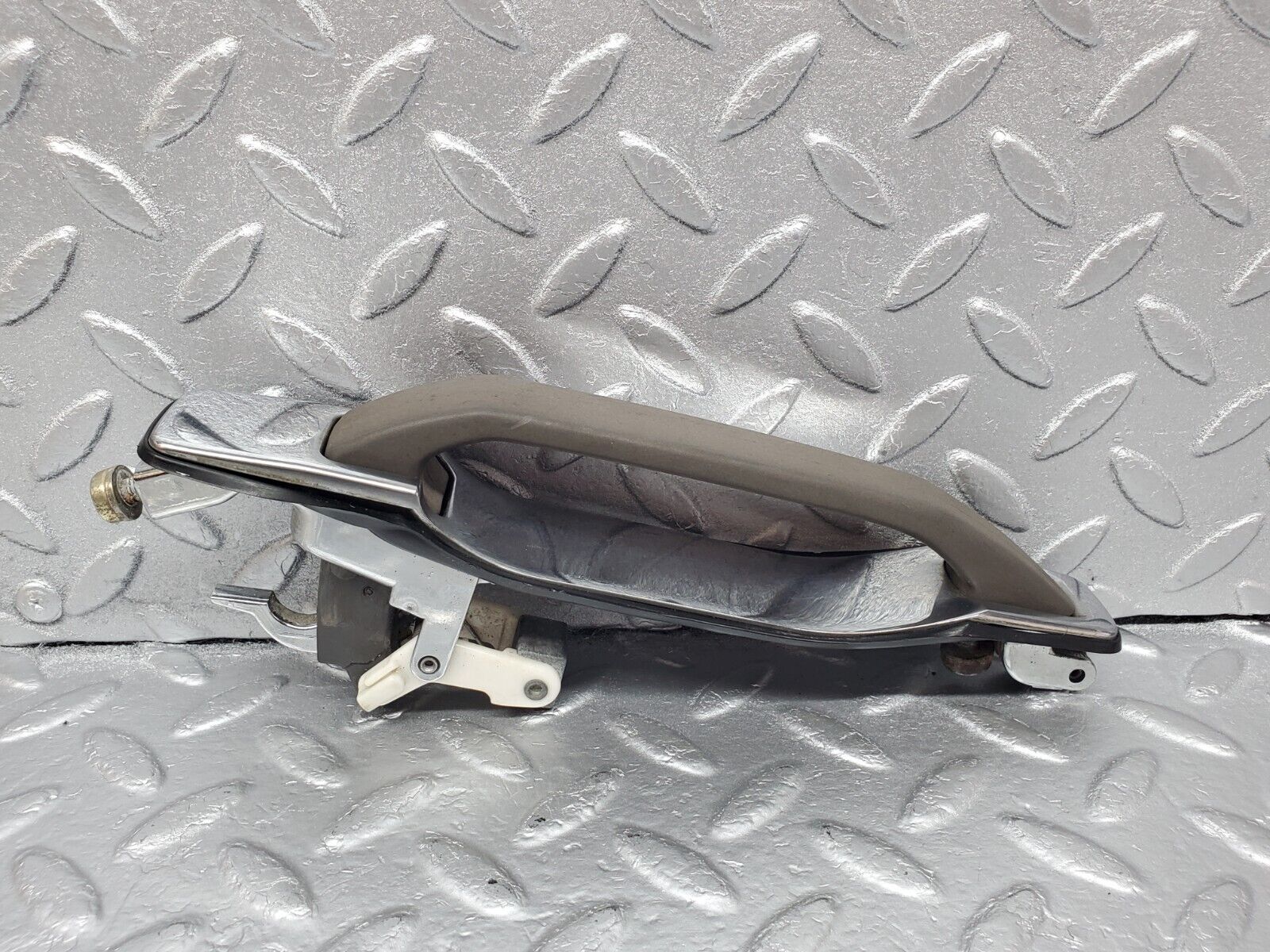 45646 Mercedes-Benz W126 420SE Rear Right Door Exterior Handle 1267600059