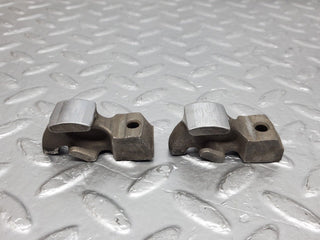 W123 valve rocker arm with retaining spring used OEM