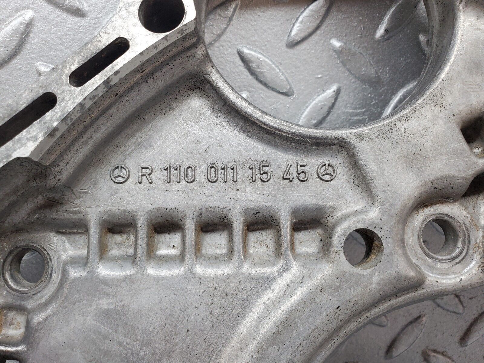 44518 Mercedes-Benz W123 280E Gearbox Flange 1100111545