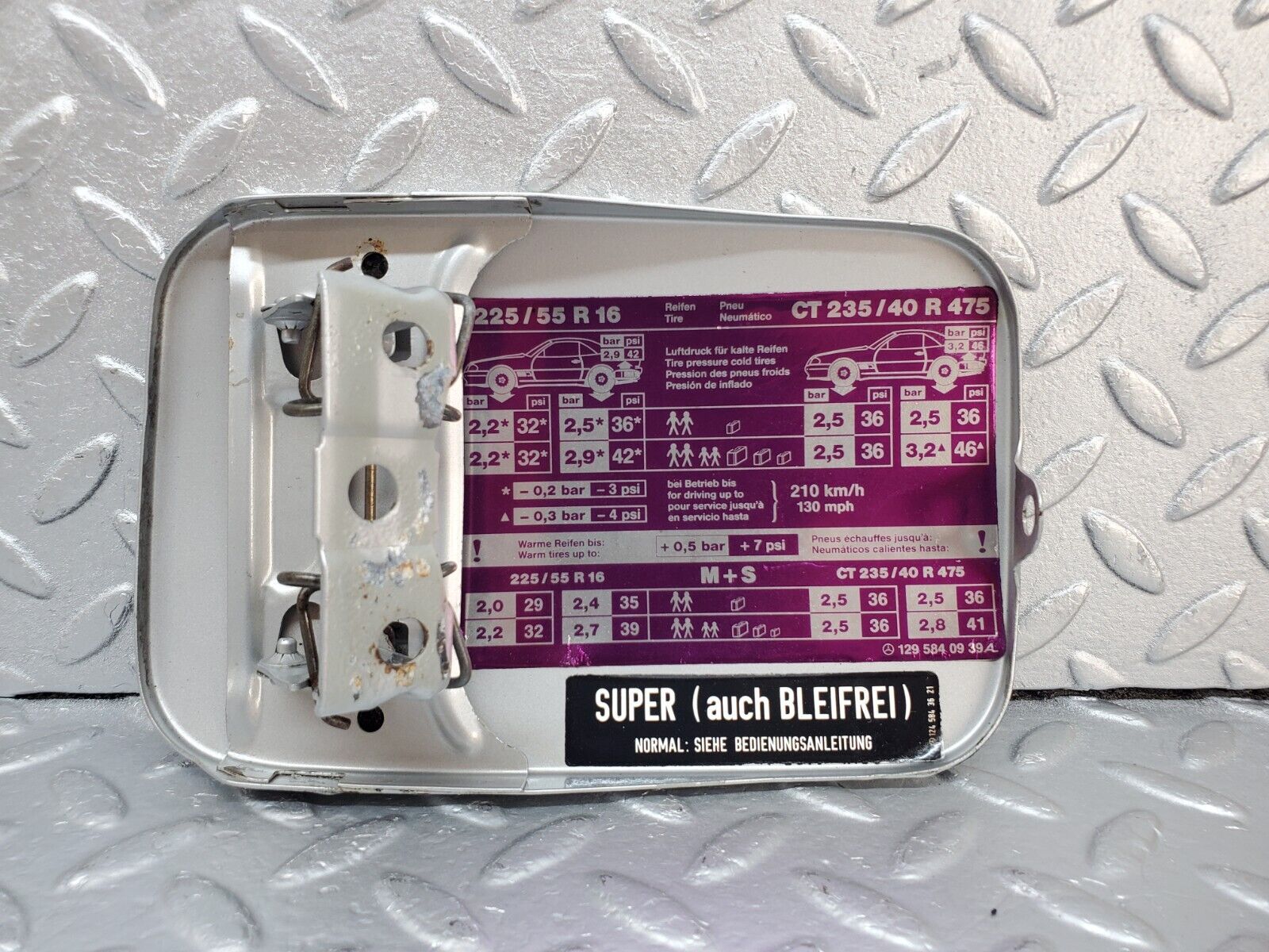 45032 Mercedes-Benz R129 300SL Coupe Fuel Tank Flap Cap 1295840939